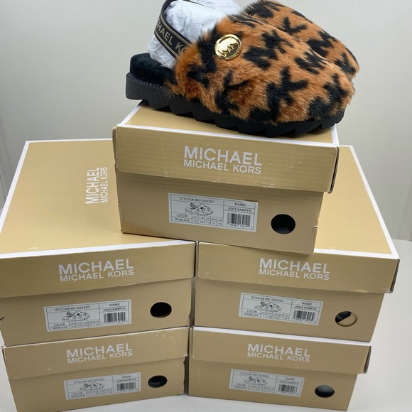 Michael Kors Girls Janis Kamryn Chunky Platform Slides Sandals Faux Fur NEW - Picture 5 of 9